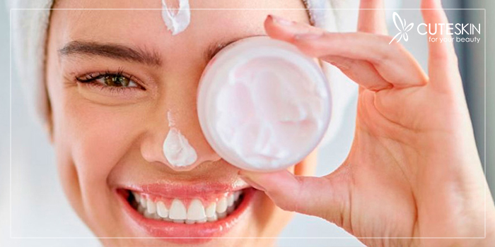 استفاده کردن از مرطوب کننده برای شستشوی پوست خشک بسیار مناسب می‌باشد